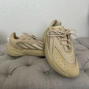Adidas original mens Ozelia shoes